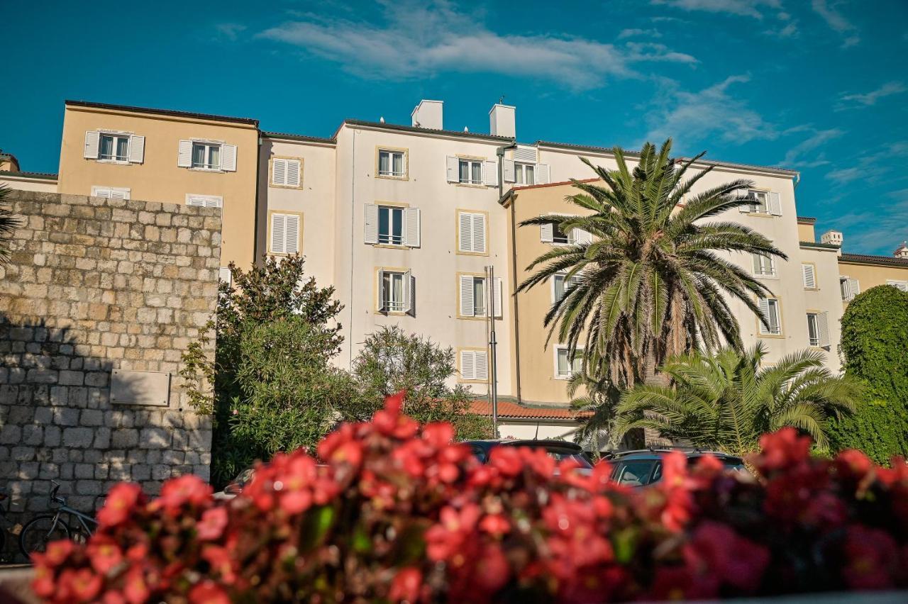 Hotel International Rab Town Exterior photo