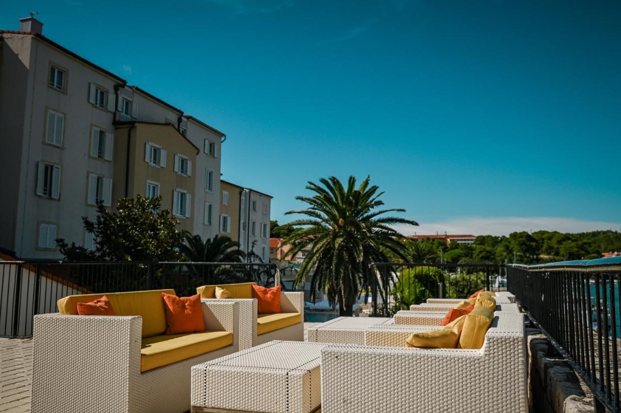 Hotel International Rab Town Exterior photo