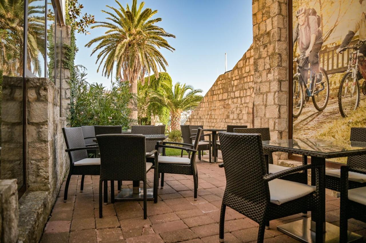 Hotel International Rab Town Exterior photo