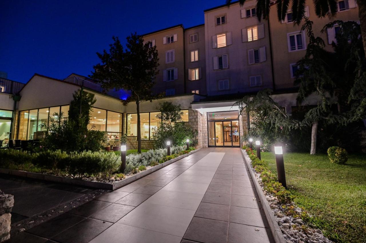 Hotel International Rab Town Exterior photo