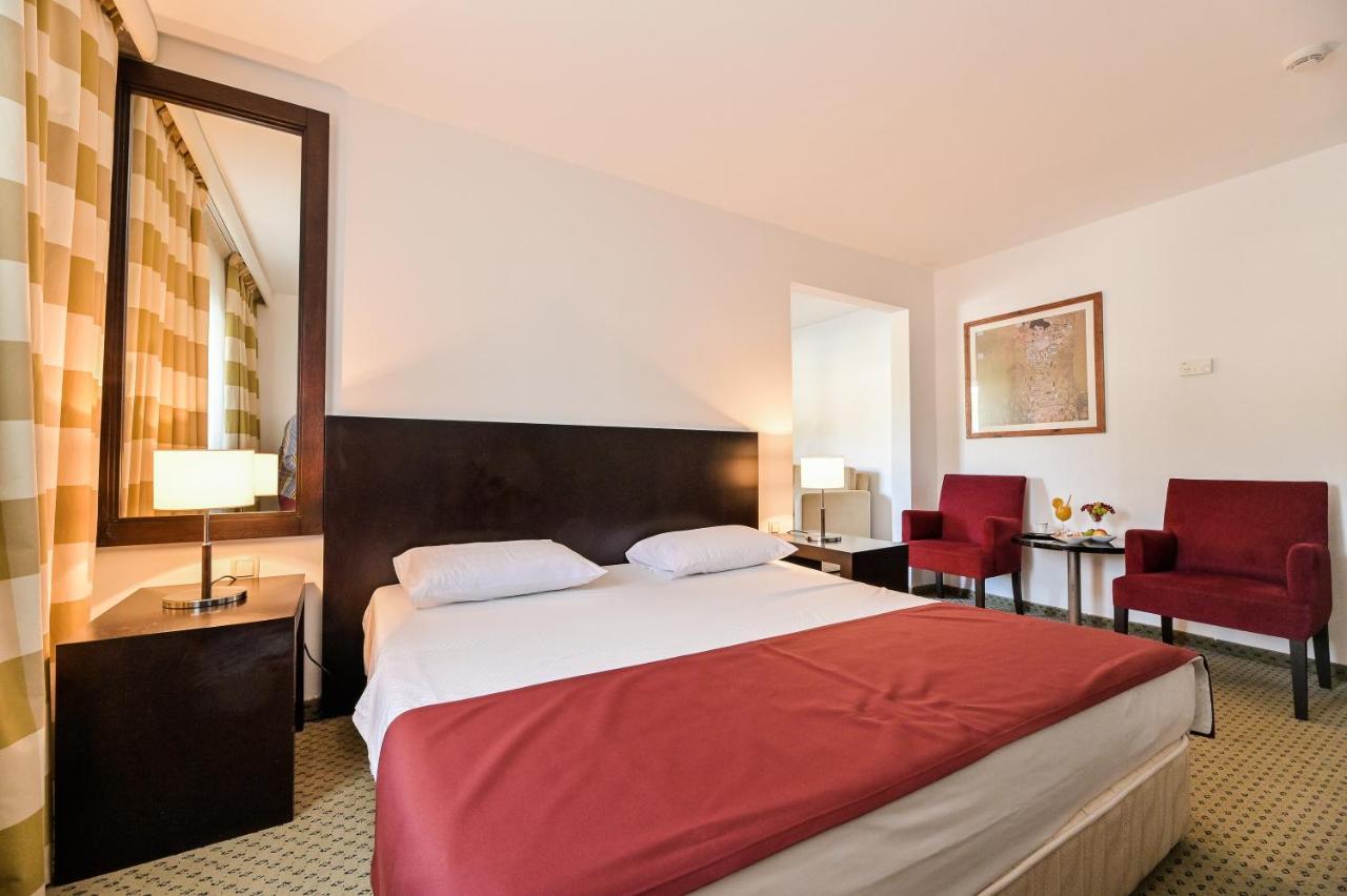 Hotel International Rab Town Exterior photo