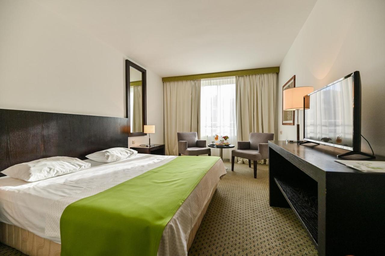Hotel International Rab Town Exterior photo