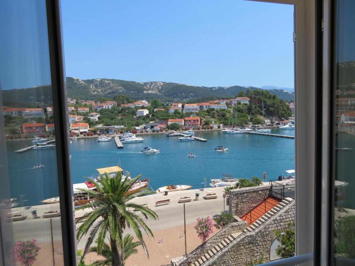 Hotel International Rab Town Exterior photo