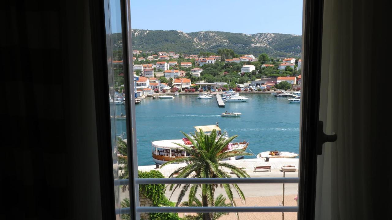 Hotel International Rab Town Exterior photo
