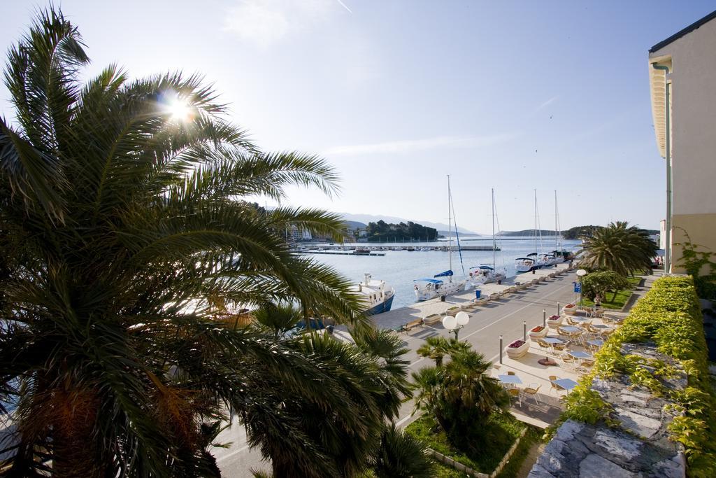 Hotel International Rab Town Exterior photo